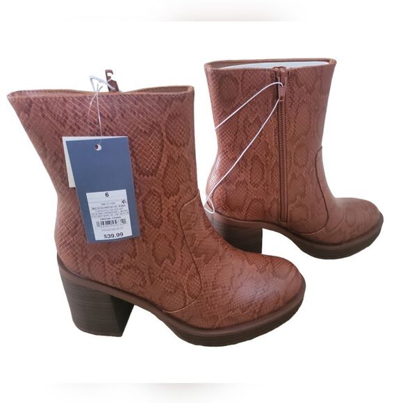 Women's Jenna Platform Boots with Memory Foam Insole - Universal Thread - Picture 4 of 4